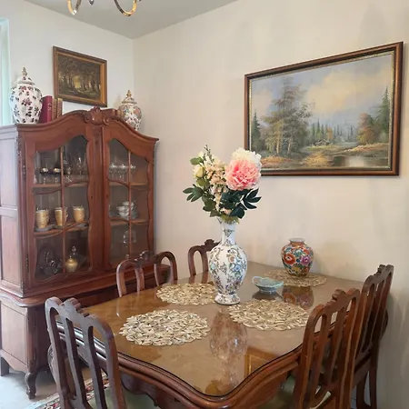 Pensión Maison Layla - Elegant In 4*
