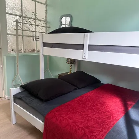 Maison Layla - Elegant In Pensión